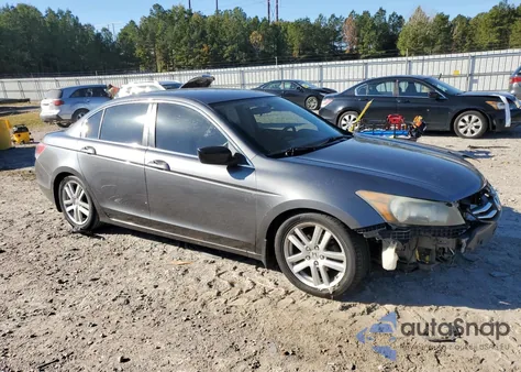 2011 Honda Accord Se z USA, uszkodzony, nr VIN 1HGCP2F64BA057509